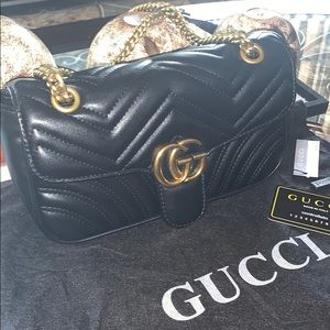 GUCCI GG MARMONT Mediam Black